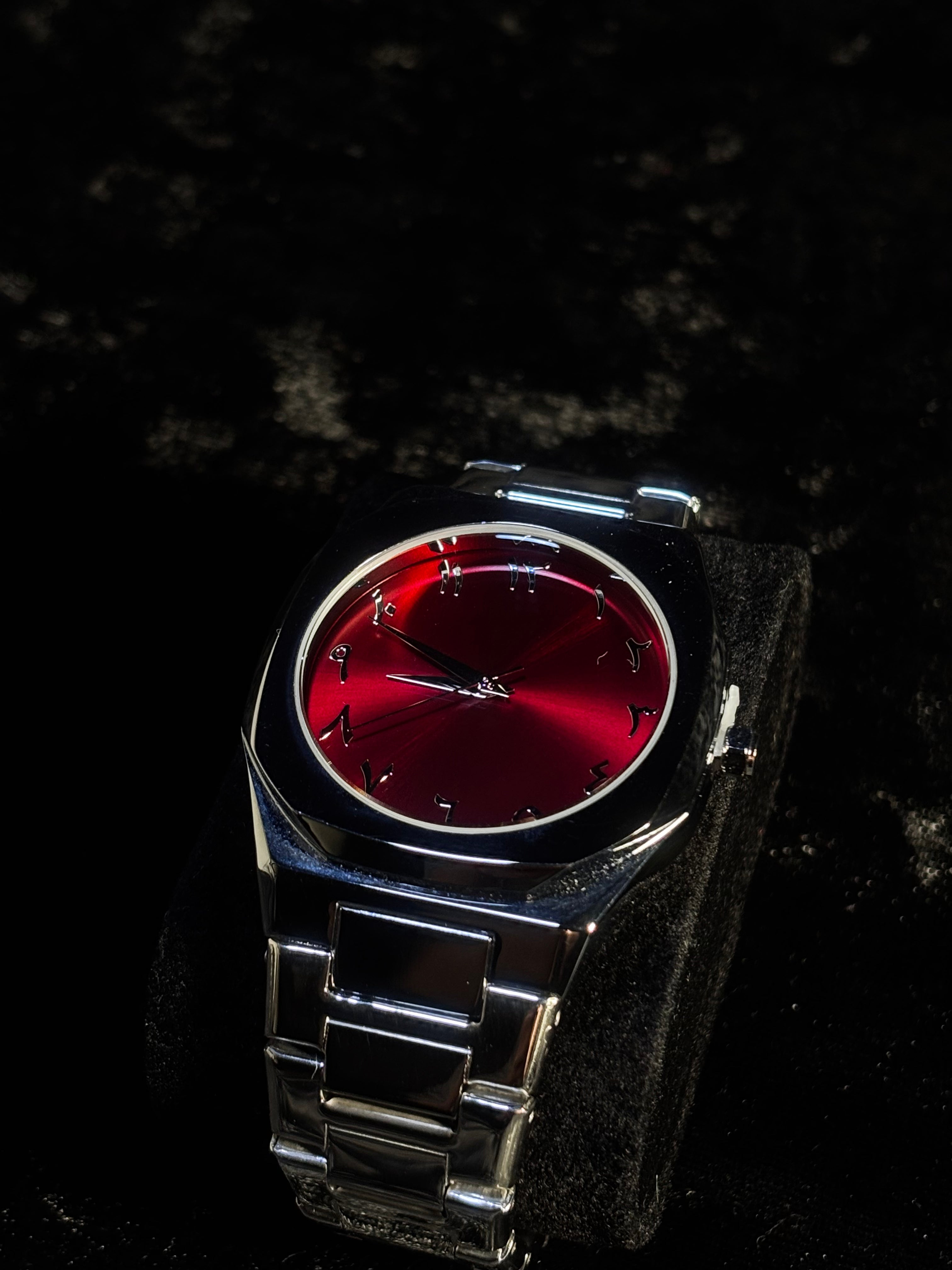 SILVER RED AURA