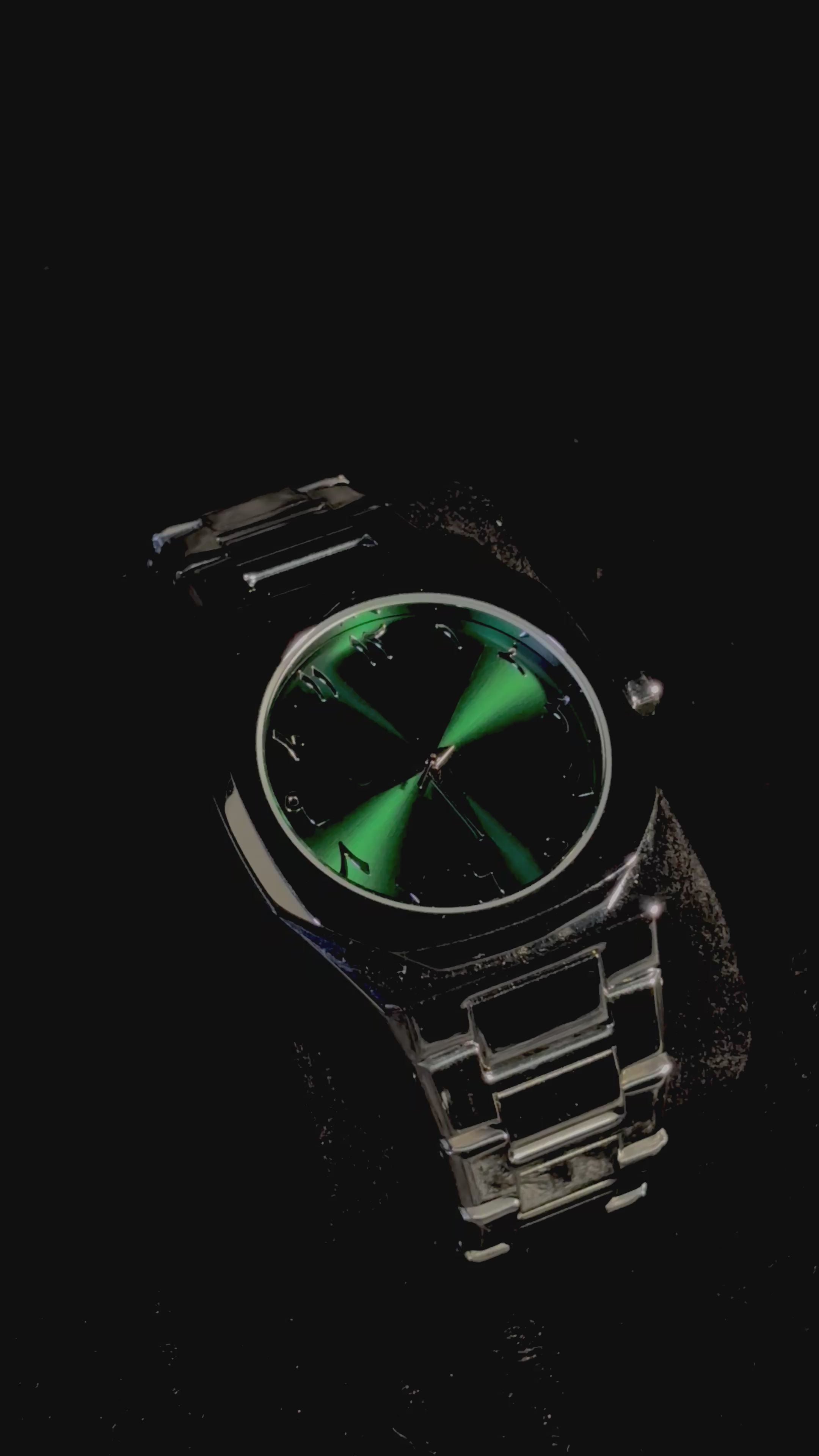 SILVER GREEN AURA